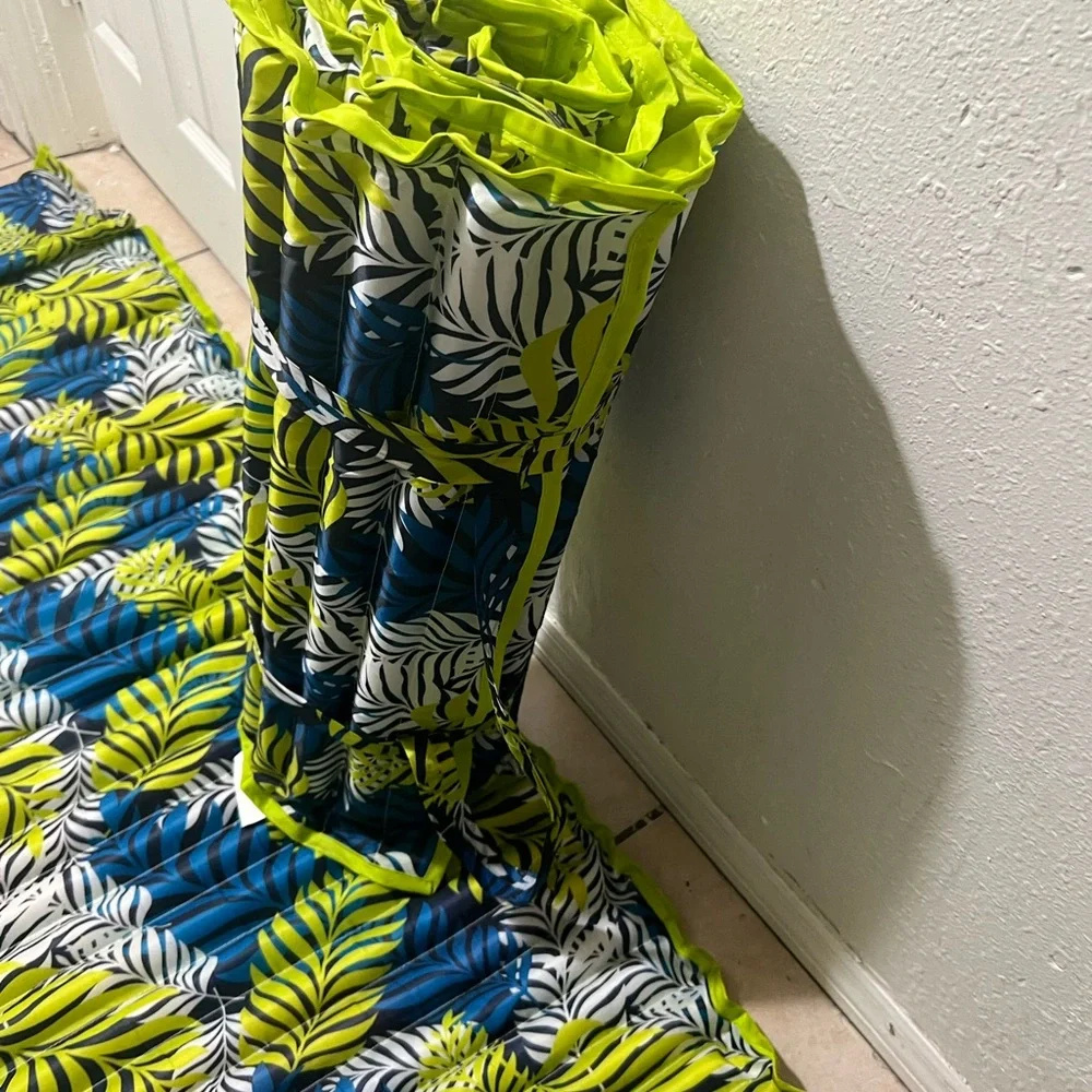 Tropical Leaf Green and Blue Swim Mat - Picture 2 of 9